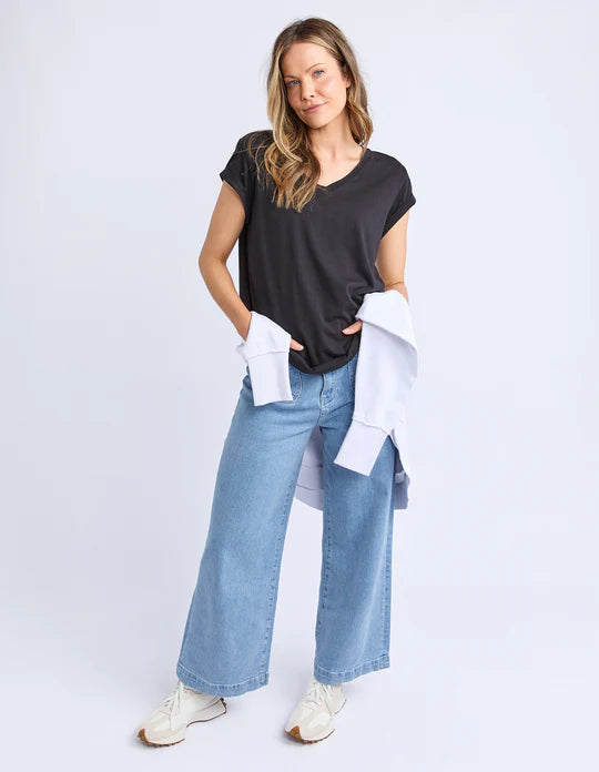 MANLY Vee Tee