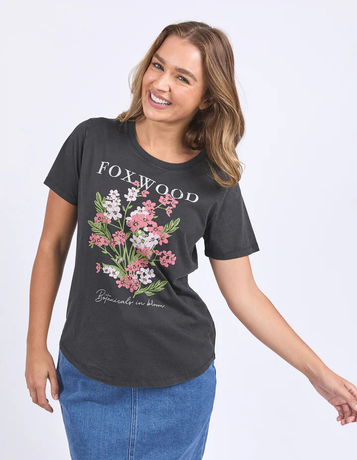 FLOWERS TEE