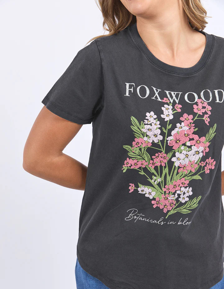 FLOWERS TEE
