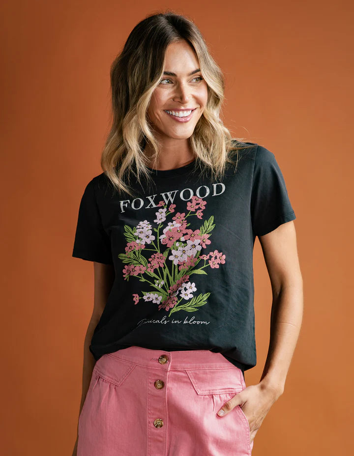 FLOWERS TEE
