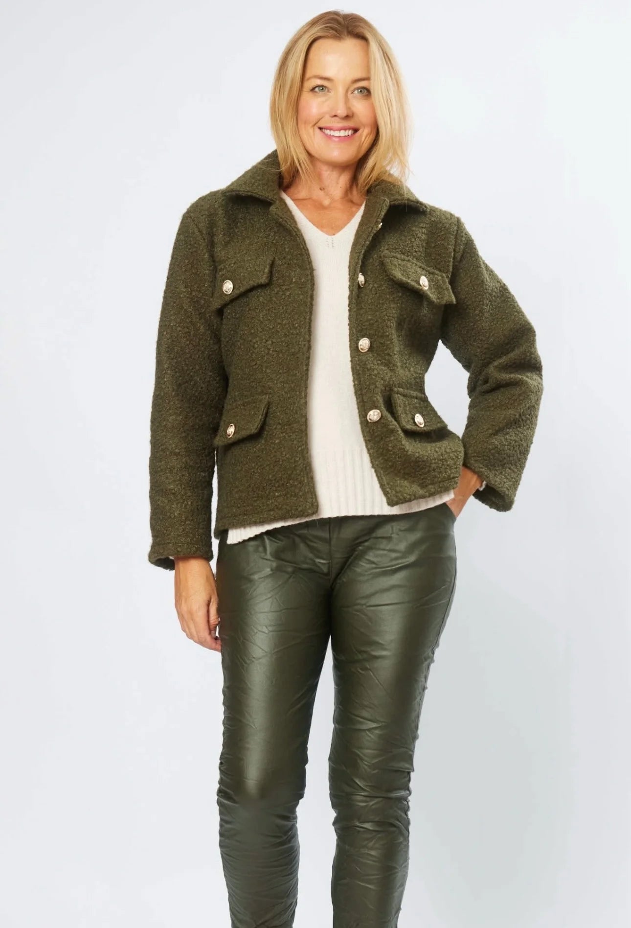 POLYESTER WET LOOK PANTS - Kahki